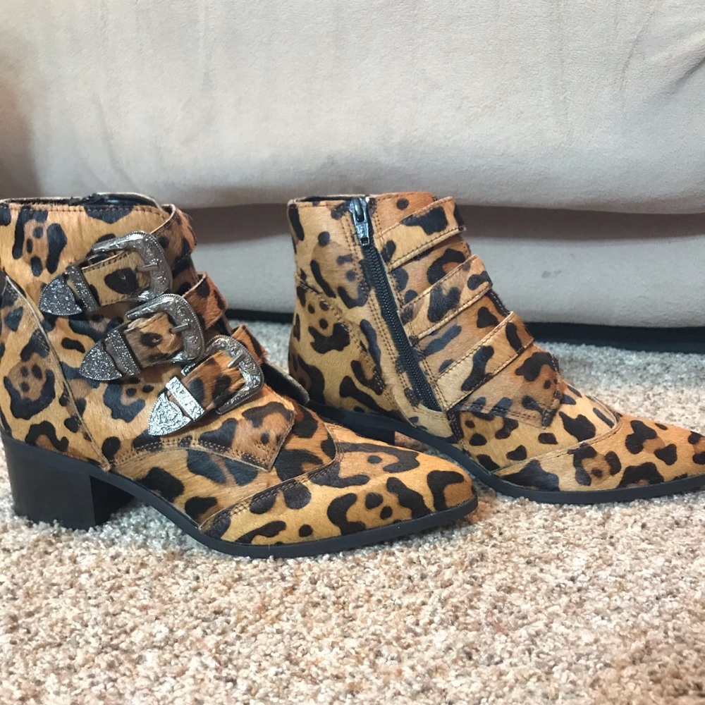 Brand New Never Worn Nasty Gal leopard boot